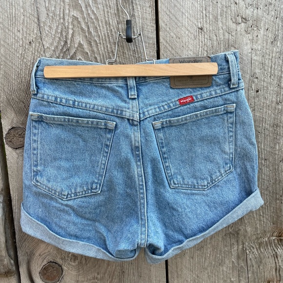 Women’s Wrangler Denim Shorts - Picture 3 of 4